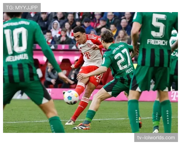 基亚罗迪亚射门击中横梁，门兴错失扳平机会